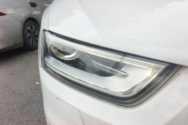 Used Audi Q3 2015 35 TFSI Comfort Model Right Front Headlight