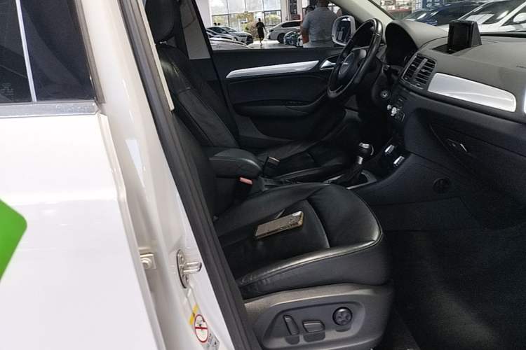 Used Audi Q3 2015 35 TFSI Comfort Model Right Front Seat