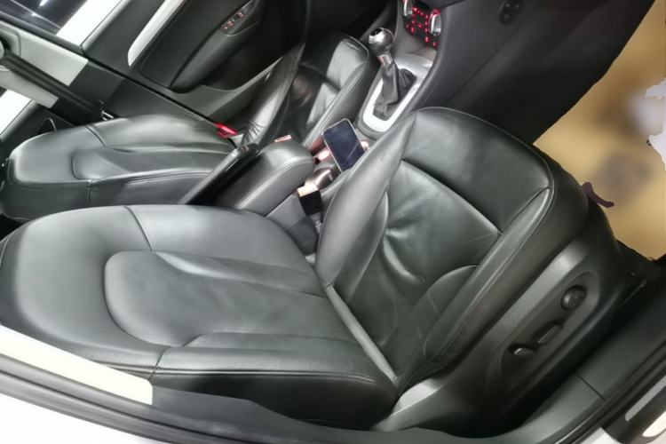 Used Audi Q3 2015 35 TFSI quattro Technology Edition Right Front Seat
