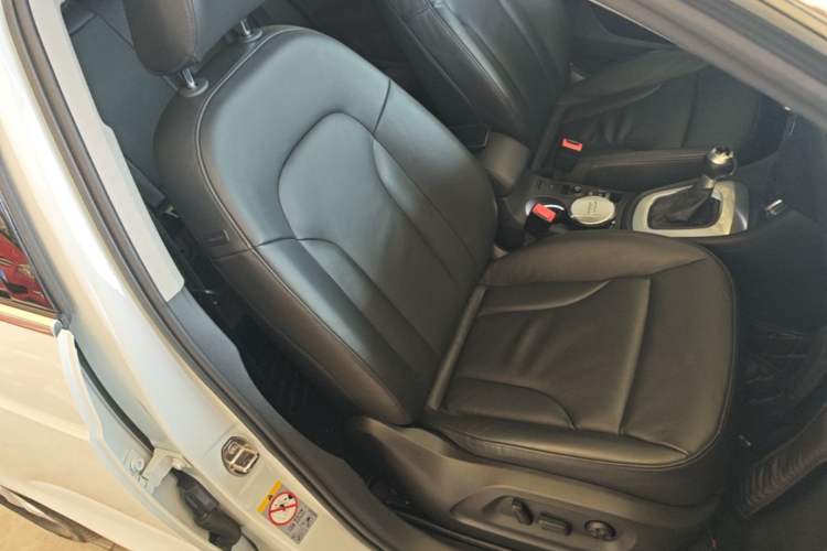 Used Audi Q3 2015 30 TFSI Comfort Model Right Front Seat