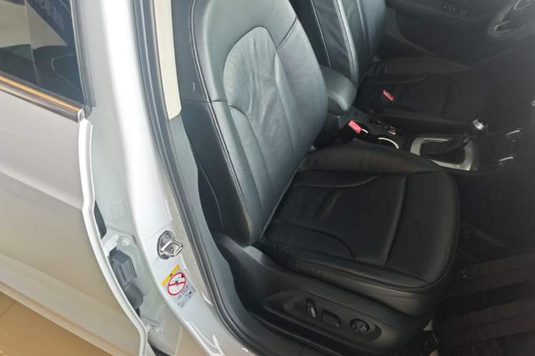 Used Audi Q3 2015 35 TFSI Comfort Model Right Front Seat