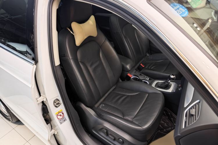 Used Audi Q3 2015 35 TFSI Millionth Anniversary Comfort Model Right Front Seat
