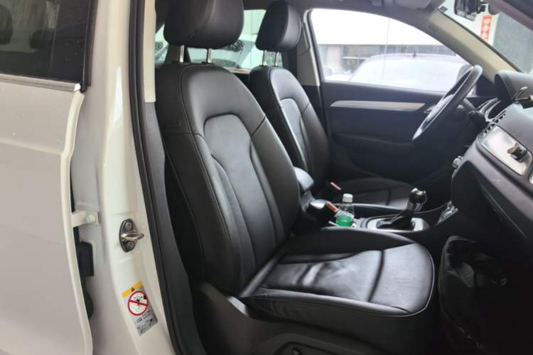 Used Audi Q3 2015 35 TFSI quattro Technology Edition Right Front Seat