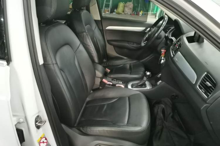 Used Audi Q3 2015 35 TFSI quattro Technology Edition Right Front Seat