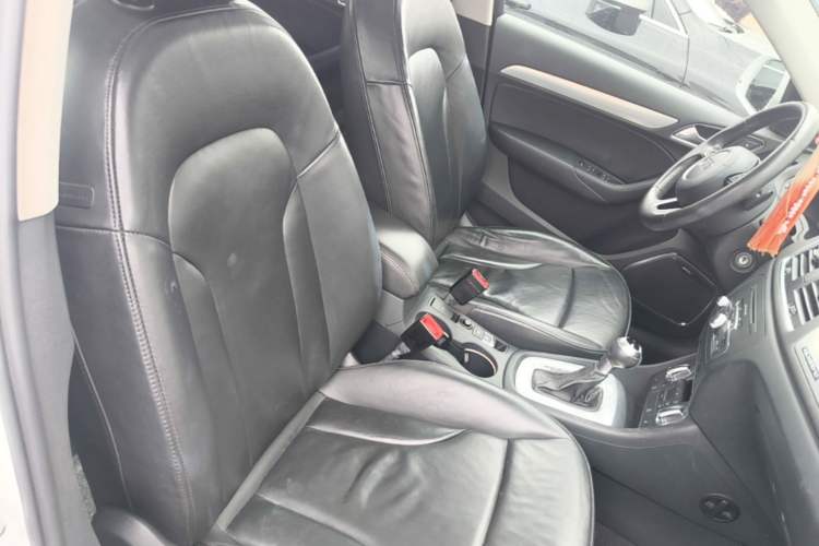 Used Audi Q3 2015 35 TFSI quattro Luxury Edition Right Front Seat