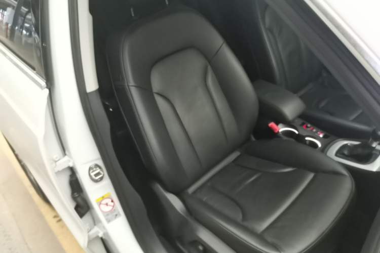 Used Audi Q3 2015 35 TFSI quattro Technology Edition Right Front Seat