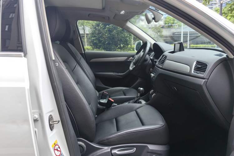 Used Audi Q3 2015 30 TFSI Ambition Edition Right Front Seat