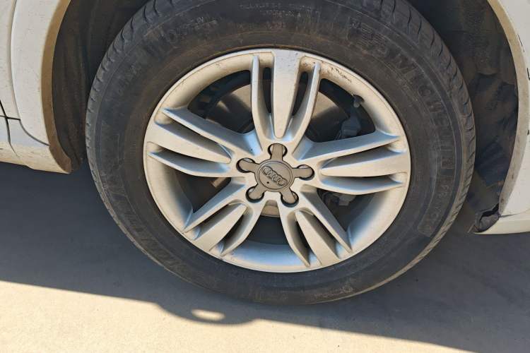 Used Audi Q3 2015 35 TFSI Comfort Model Right Front Wheel Hub