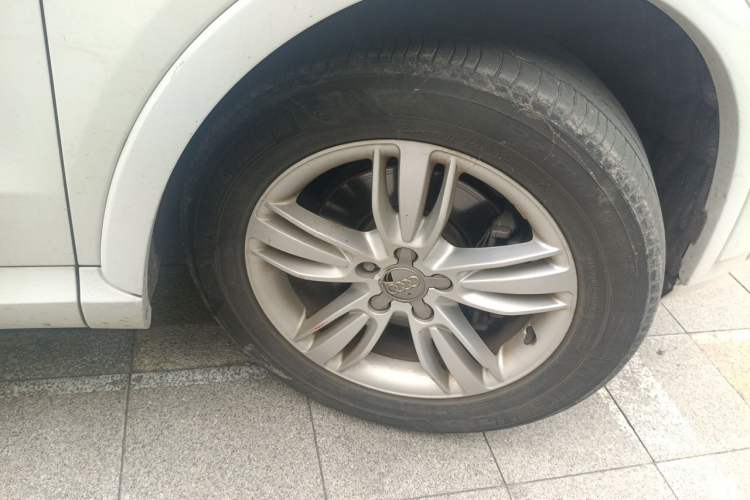 Used Audi Q3 2015 35 TFSI Comfort Model Right Front Wheel Hub