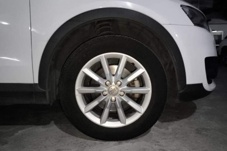 Used Audi Q3 2015 35 TFSI Ambition Edition Right Front Wheel Hub
