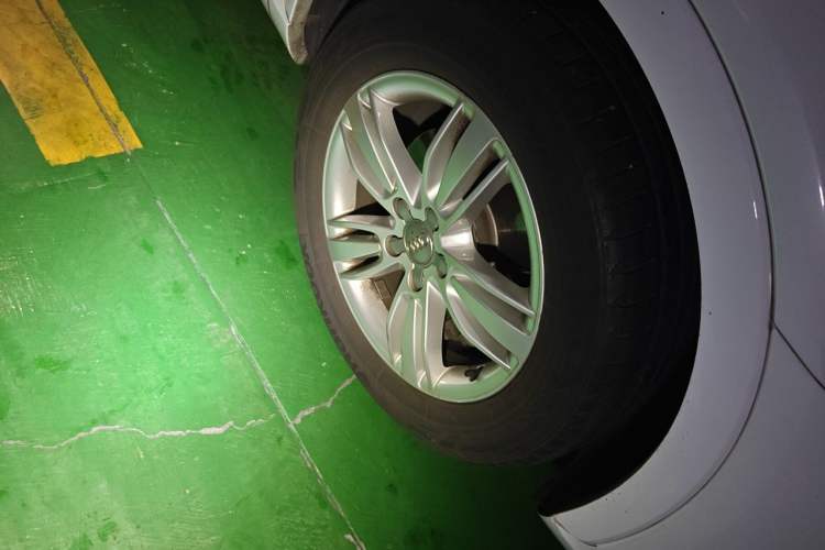Used Audi Q3 2015 35 TFSI quattro Technology Edition Right Front Wheel Hub