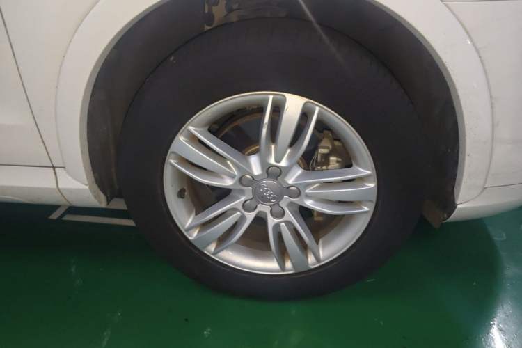 Used Audi Q3 2015 35 TFSI Ambition Edition Right Front Wheel Hub