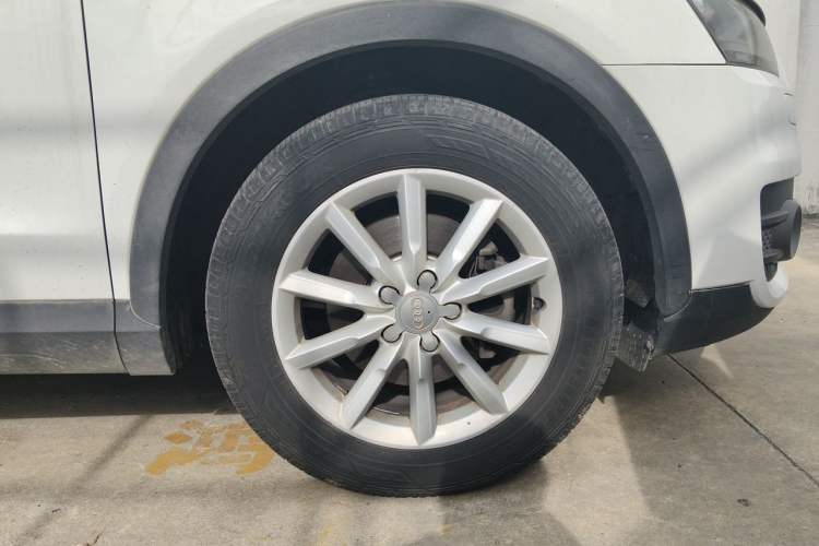 Used Audi Q3 2015 30 TFSI Ambition Edition Right Front Wheel Hub