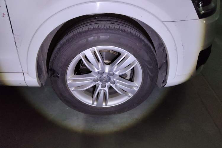 Used Audi Q3 2015 35 TFSI quattro Technology Edition Right Front Wheel Hub