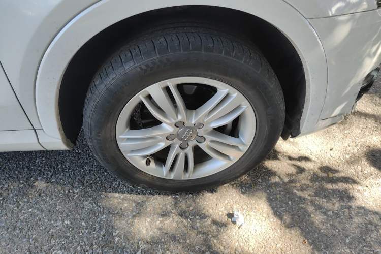 Used Audi Q3 2015 35 TFSI Comfort Model Right Front Wheel Hub