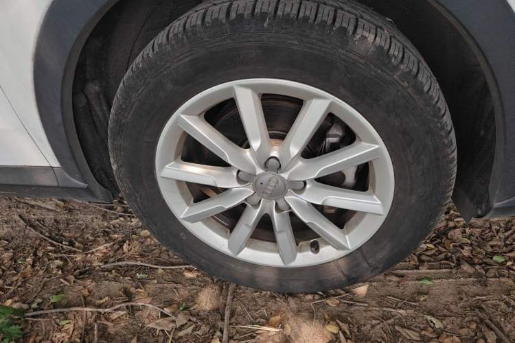Used Audi Q3 2015 30 TFSI Ambition Edition Right Front Wheel Hub