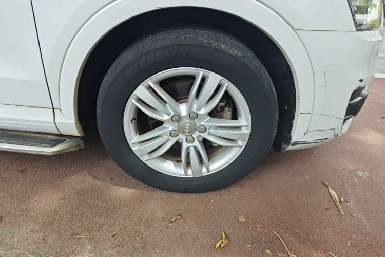 Used Audi Q3 2015 30 TFSI Comfort Model Right Front Wheel Hub