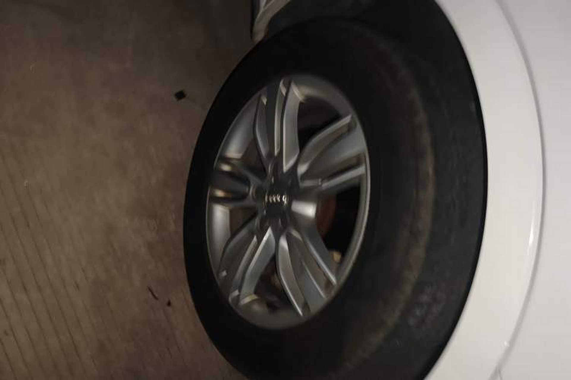 Used Audi Q3 2015 30 TFSI Comfort Model Right Front Wheel Hub
