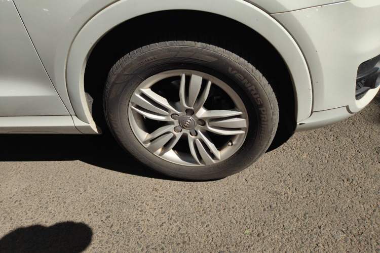 Used Audi Q3 2015 30 TFSI Comfort Model Right Front Wheel Hub