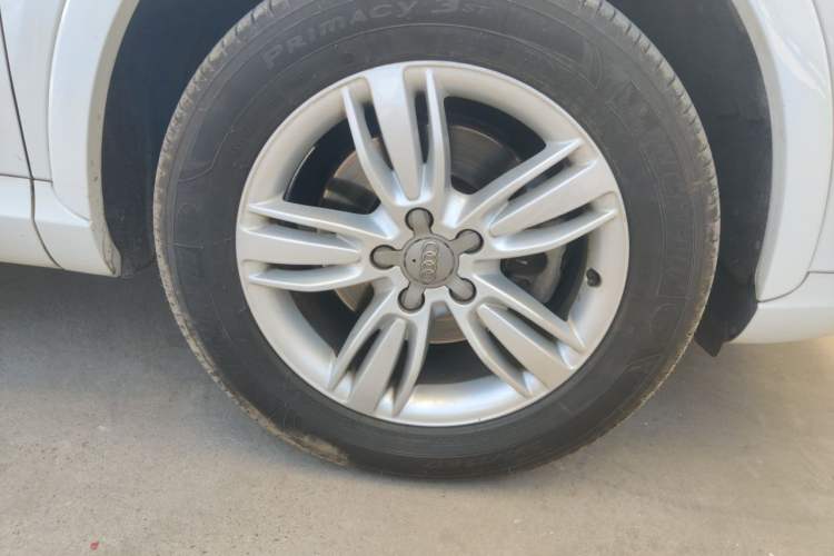 Used Audi Q3 2015 35 TFSI Comfort Model Right Front Wheel Hub