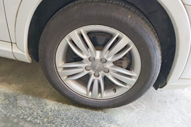 Used Audi Q3 2015 35 TFSI Comfort Model Right Front Wheel Hub
