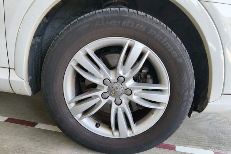 Used Audi Q3 2015 35 TFSI Comfort Model Right Front Wheel Hub