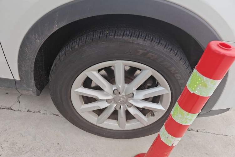 Used Audi Q3 2015 35 TFSI Ambition Edition Right Front Wheel Hub