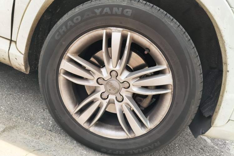 Used Audi Q3 2015 35 TFSI Comfort Model Right Front Wheel Hub