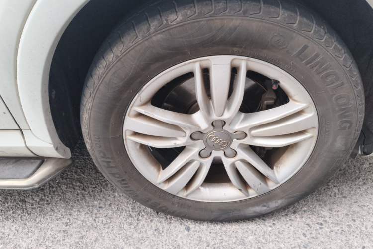 Used Audi Q3 2015 35 TFSI Comfort Model Right Front Wheel Hub