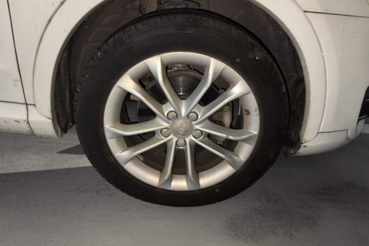 Used Audi Q3 2015 30 TFSI Ambition Edition Right Front Wheel Hub
