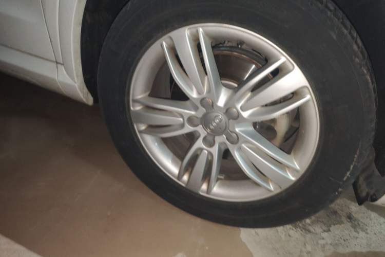 Used Audi Q3 2015 35 TFSI quattro Technology Edition Right Front Wheel Hub