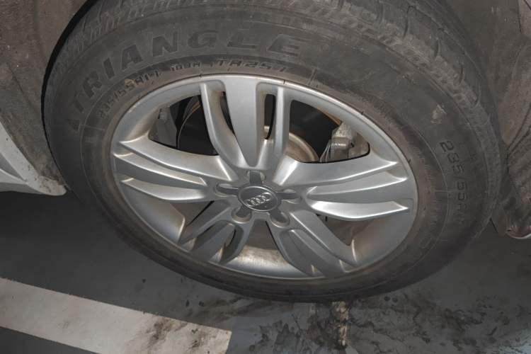 Used Audi Q3 2015 35 TFSI Millionth Anniversary Comfort Model Right Front Wheel Hub