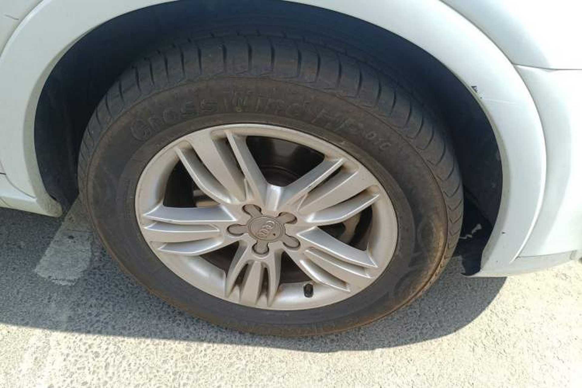 Used Audi Q3 2015 30 TFSI Comfort Model Right Front Wheel Hub
