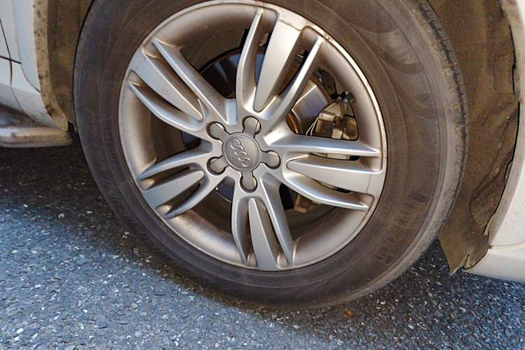 Used Audi Q3 2015 30 TFSI Comfort Model Right Front Wheel Hub