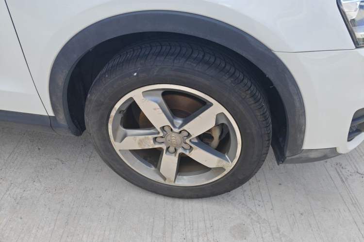 Used Audi Q3 2015 30 TFSI Ambition Edition Right Front Wheel Hub