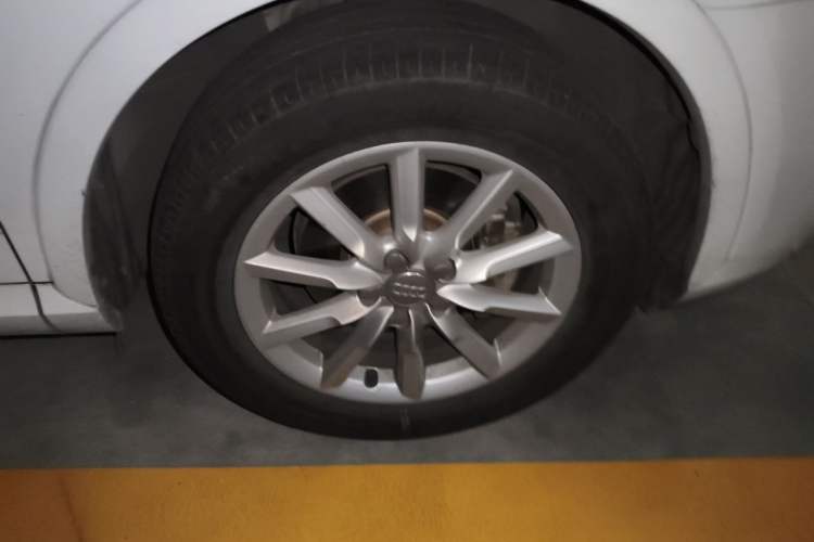 Used Audi Q3 2015 35 TFSI Millionth Anniversary Intelligent Edition Right Front Wheel Hub