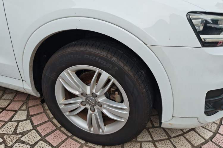 Used Audi Q3 2015 30 TFSI Comfort Model Right Front Wheel Hub