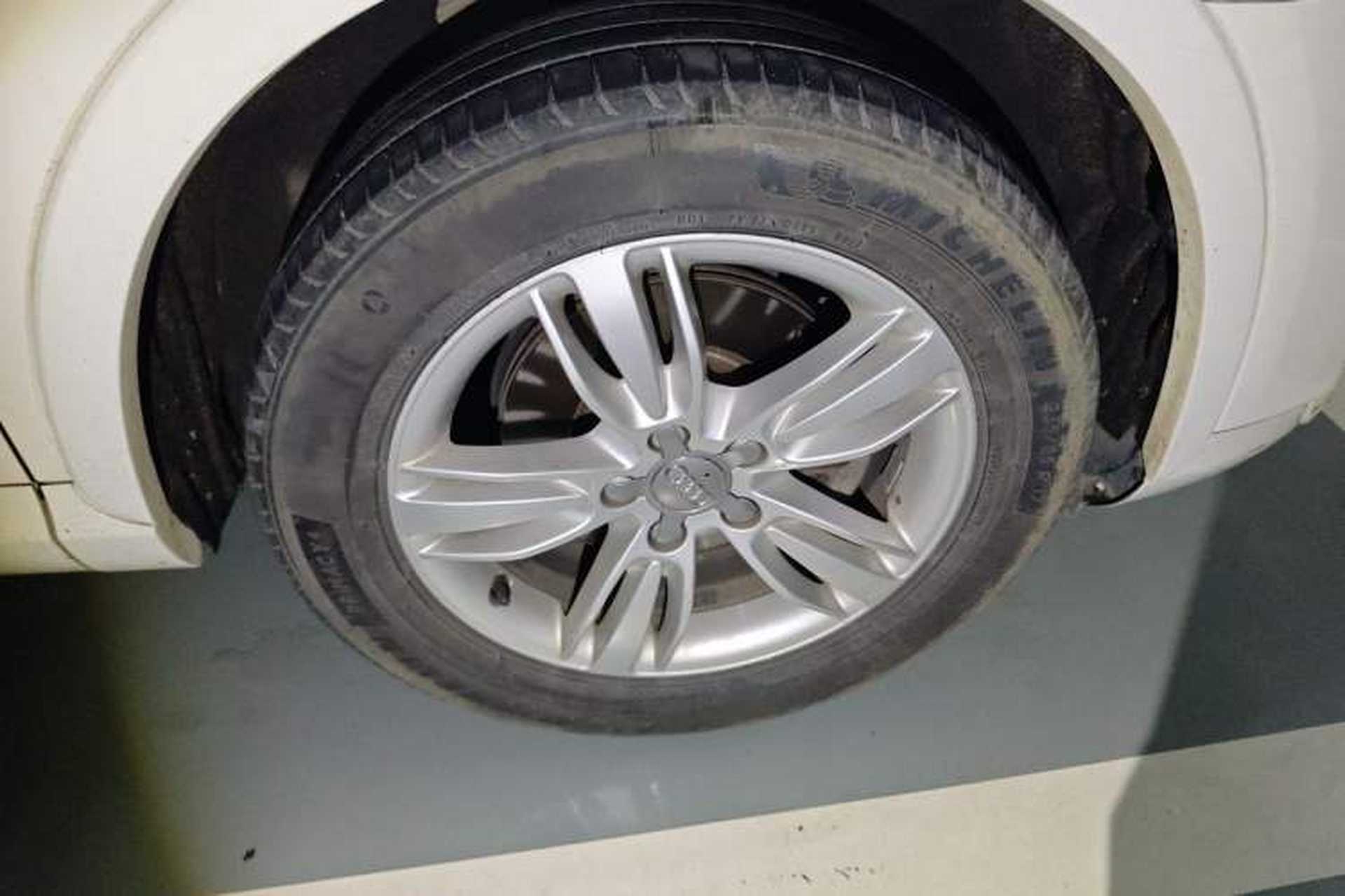 Used Audi Q3 2015 35 TFSI Comfort Model Right Front Wheel Hub