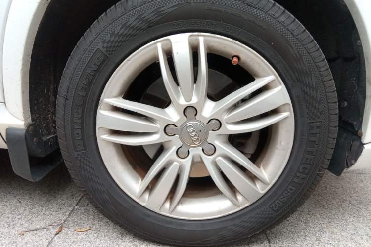 Used Audi Q3 2015 35 TFSI Comfort Model Right Front Wheel Hub