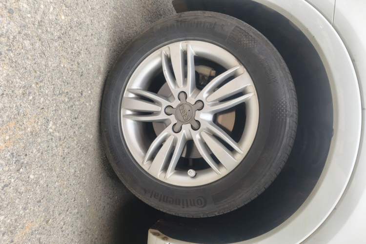 Used Audi Q3 2015 35 TFSI Ambition Edition Right Front Wheel Hub