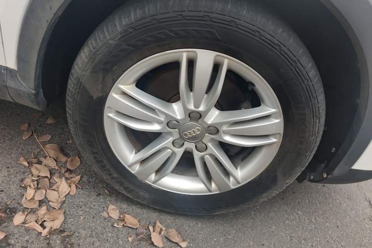 Used Audi Q3 2015 30 TFSI Ambition Edition Right Front Wheel Hub