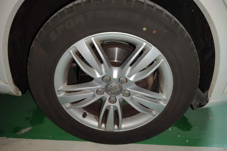 Used Audi Q3 2015 30 TFSI Comfort Model Right Front Wheel Hub