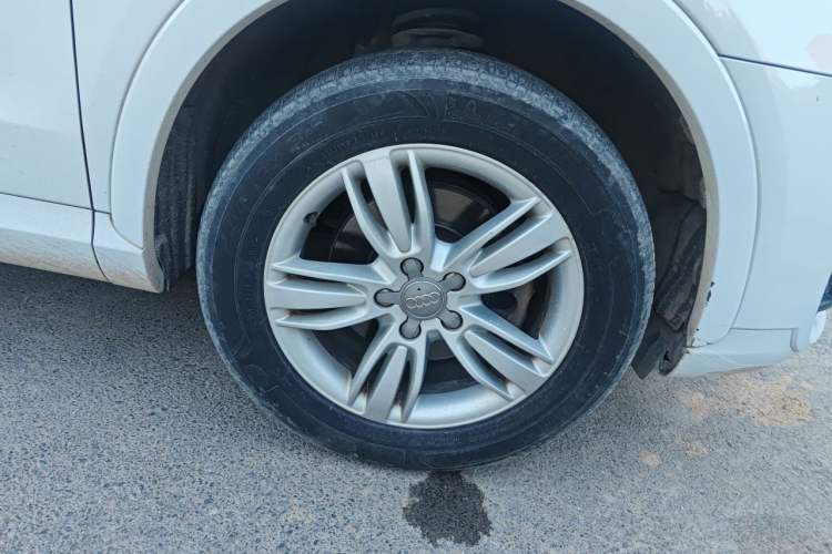 Used Audi Q3 2015 35 TFSI Comfort Model Right Front Wheel Hub