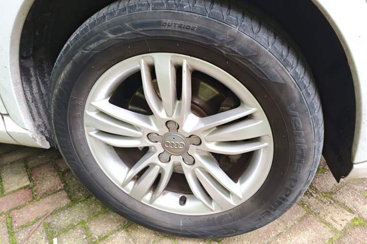 Used Audi Q3 2015 35 TFSI Comfort Model Right Front Wheel Hub