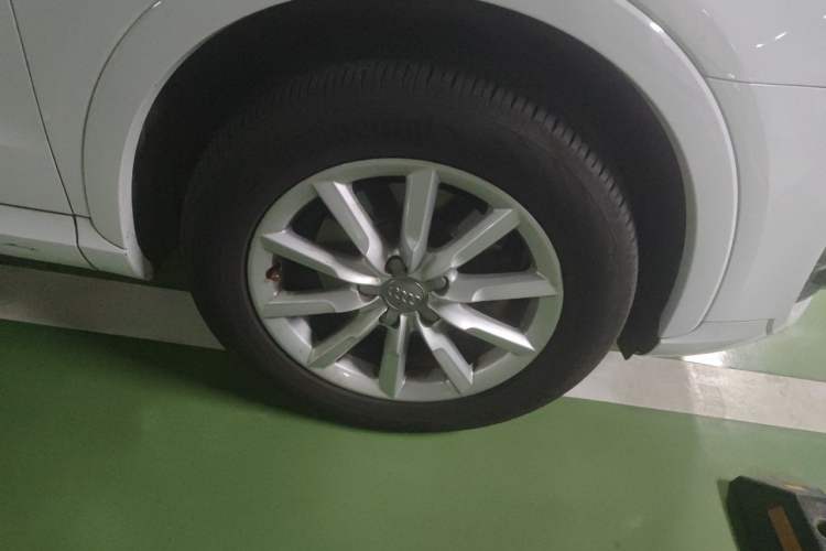 Used Audi Q3 2015 30 TFSI Ambition Edition Right Front Wheel Hub