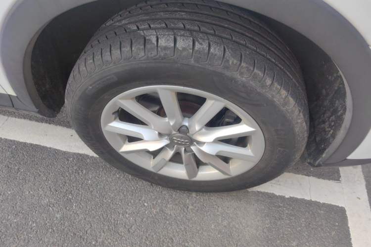 Used Audi Q3 2015 30 TFSI Ambition Edition Right Front Wheel Hub