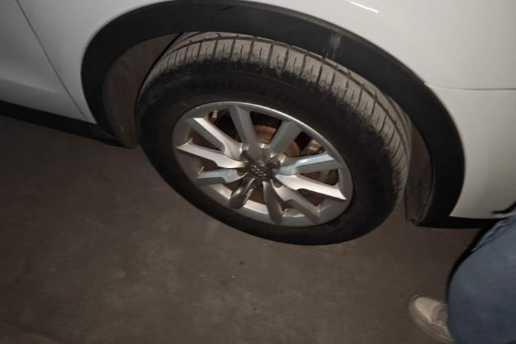 Used Audi Q3 2015 30 TFSI Ambition Edition Right Front Wheel Hub