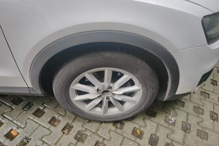 Used Audi Q3 2015 30 TFSI Ambition Edition Right Front Wheel Hub