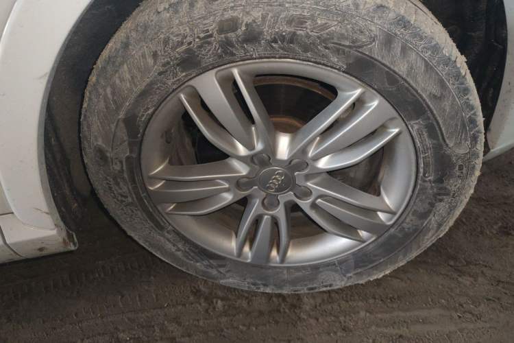 Used Audi Q3 2015 30 TFSI Ambition Edition Right Front Wheel Hub