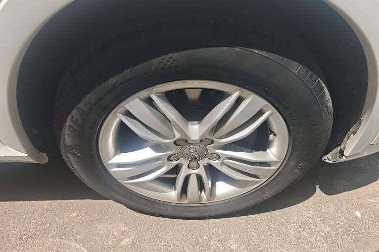 Used Audi Q3 2015 35 TFSI Comfort Model Right Front Wheel Hub
